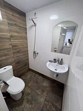 Здам подобово 1-к. квартиру по Варшавська вулиця — фото 2