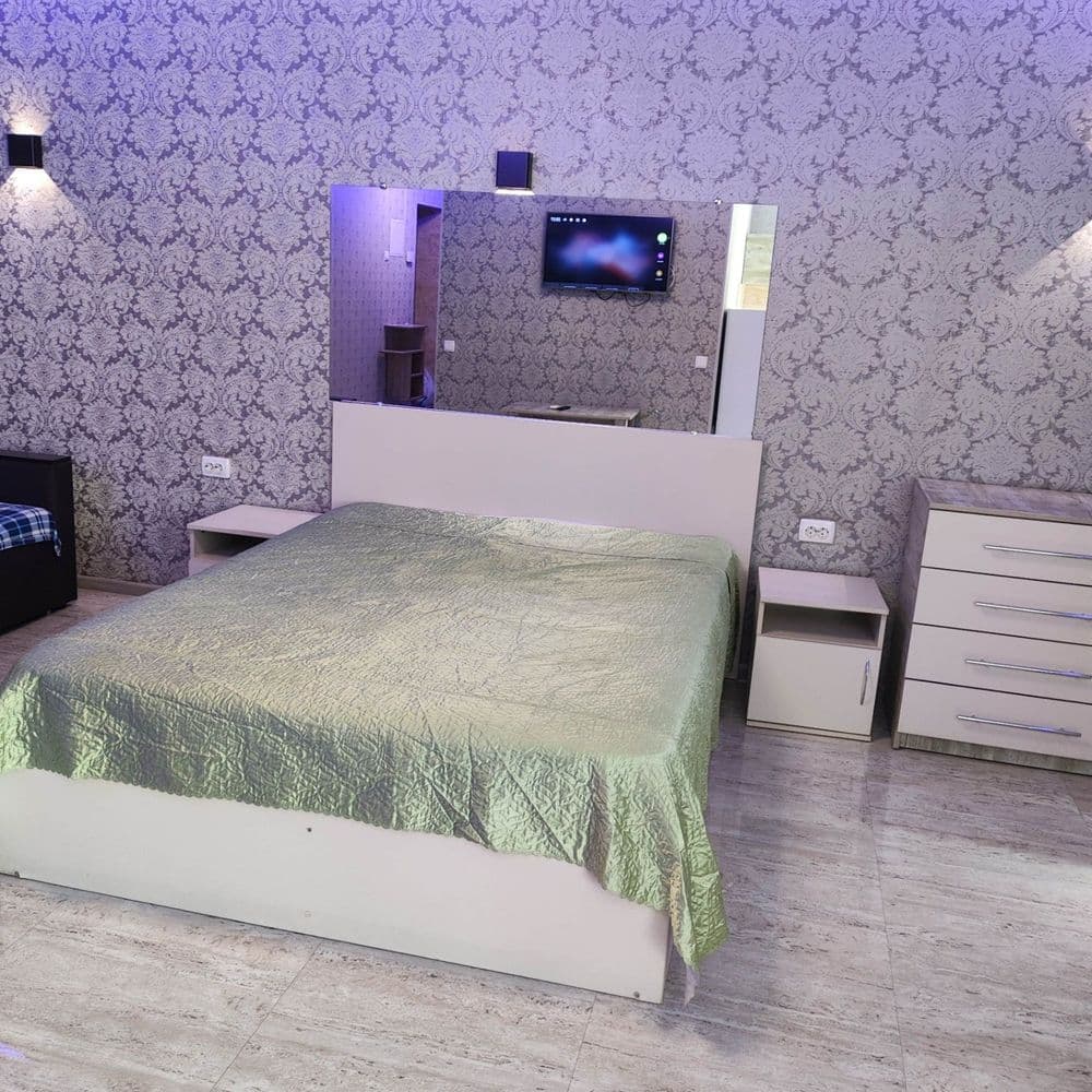 Здам подобово 1-к. квартиру по Університетська вулиця — снимка 12