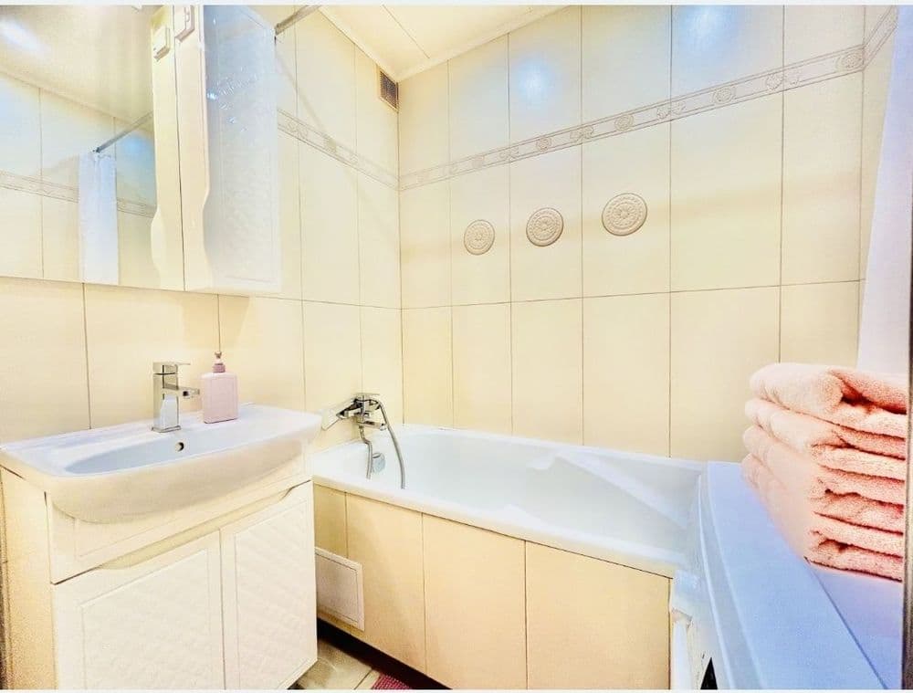 Здам подобово 2-к. квартиру по вулиці Академіка Богомольця — фото 2