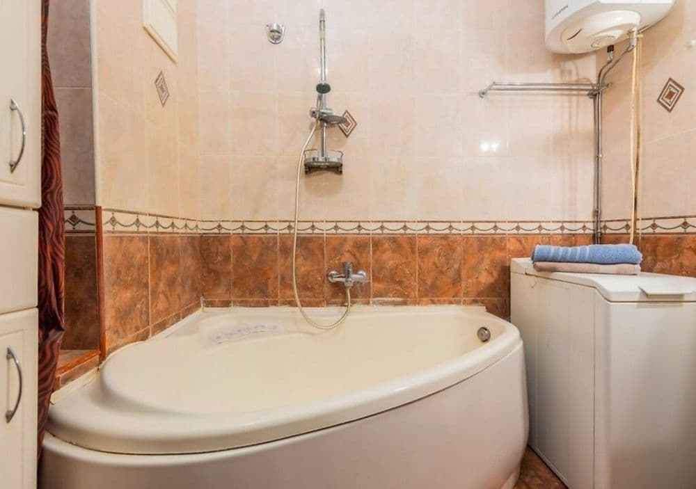 Здам подобово 4-к. квартиру по Костельна вулиця — снимка 7