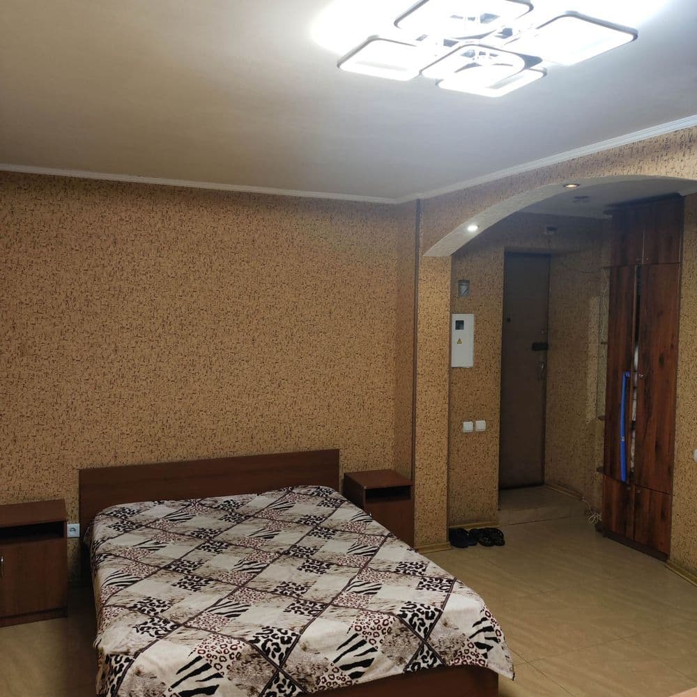 Оренда 1-кімнатної квартири подобово та погодинно в м. Креме — фото 1
