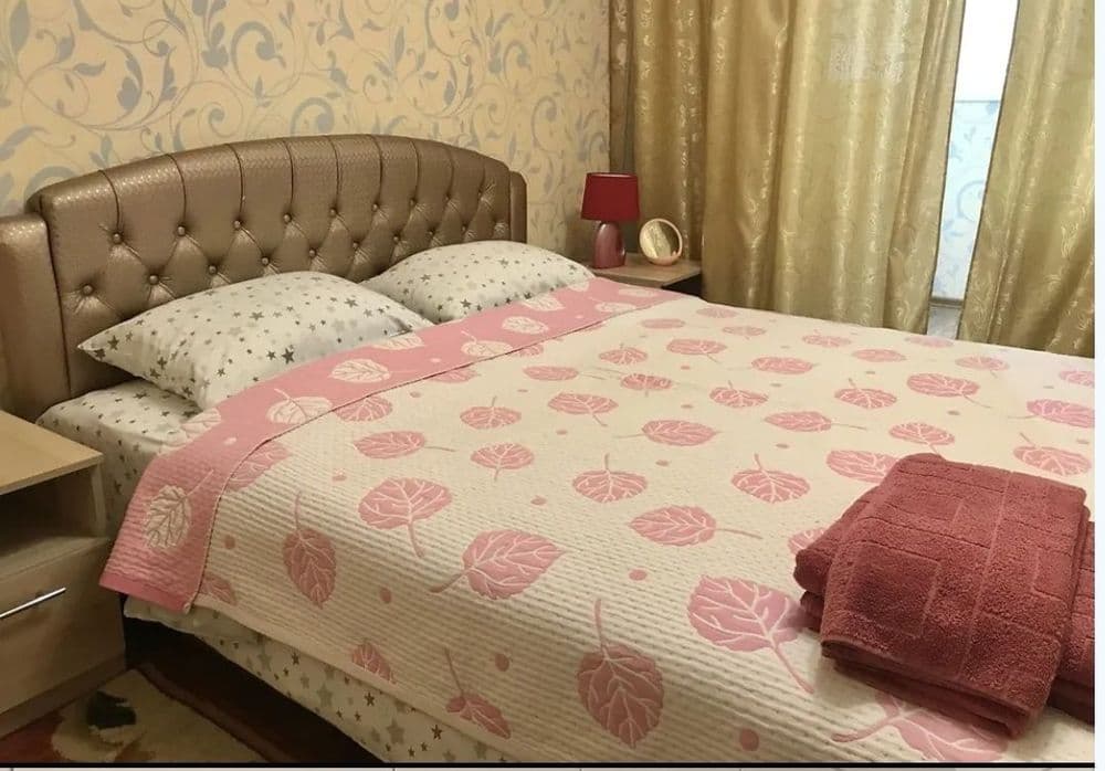 Здам подобово 2-к. квартиру по проспекту Героїв Дніпра — снимка 1
